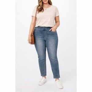 NWT Chico’s Perfect Stretch Nicky Jegging - Rimini Light Wash